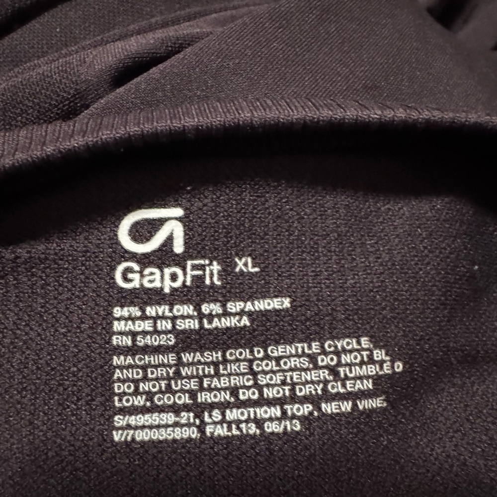 XL Gap Long Sleeve Motion top in New Vine (aubergine) color. - Picture 3 of 6